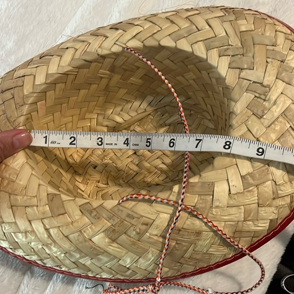 Unbranded Kid’s Woven Cowboy hat with red “Sheriff” star, string tie - Picture 8 of 9